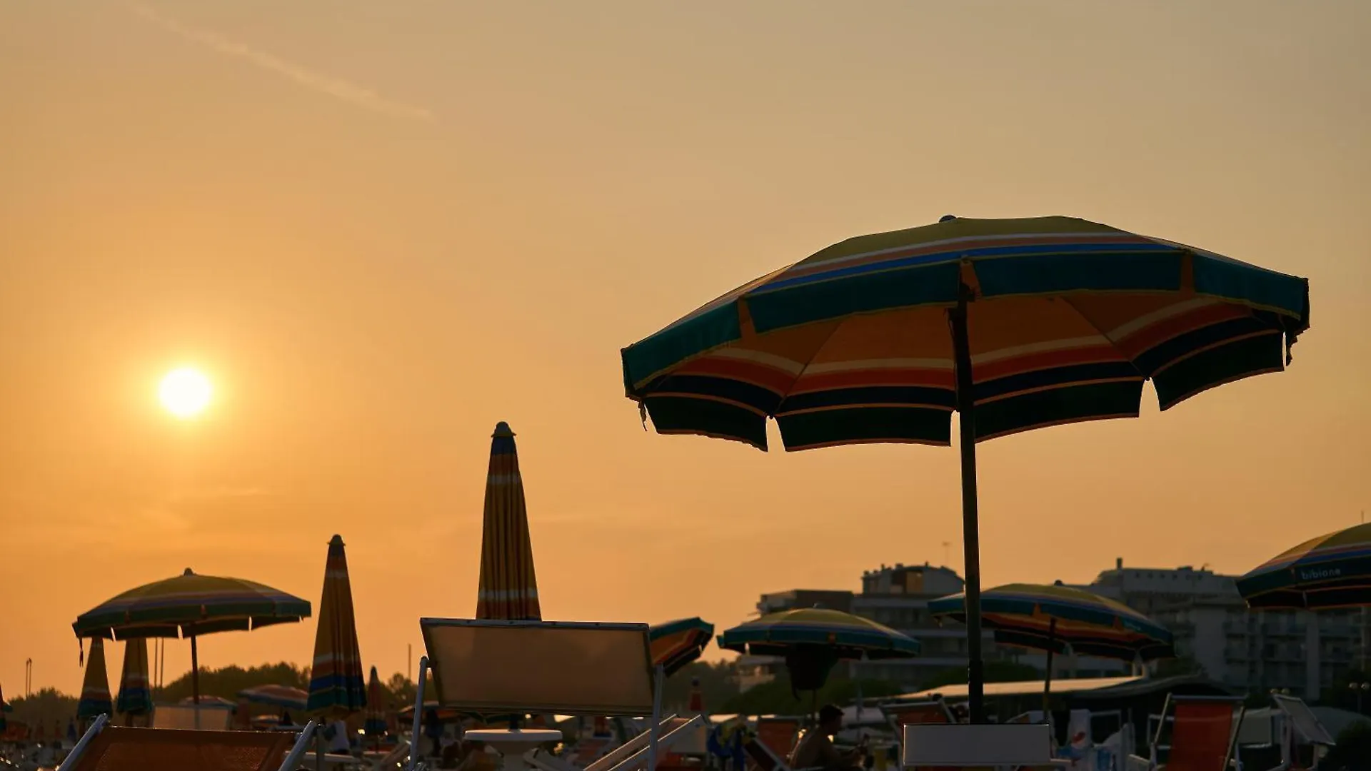 Your Garden Heaven In The Heart Of Lido Dei Pini ビビオーネ アパート