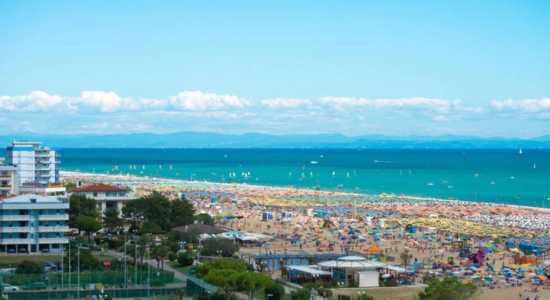 Your Garden Heaven In The Heart Of Lido Dei Pini 比比翁 0*,  意大利