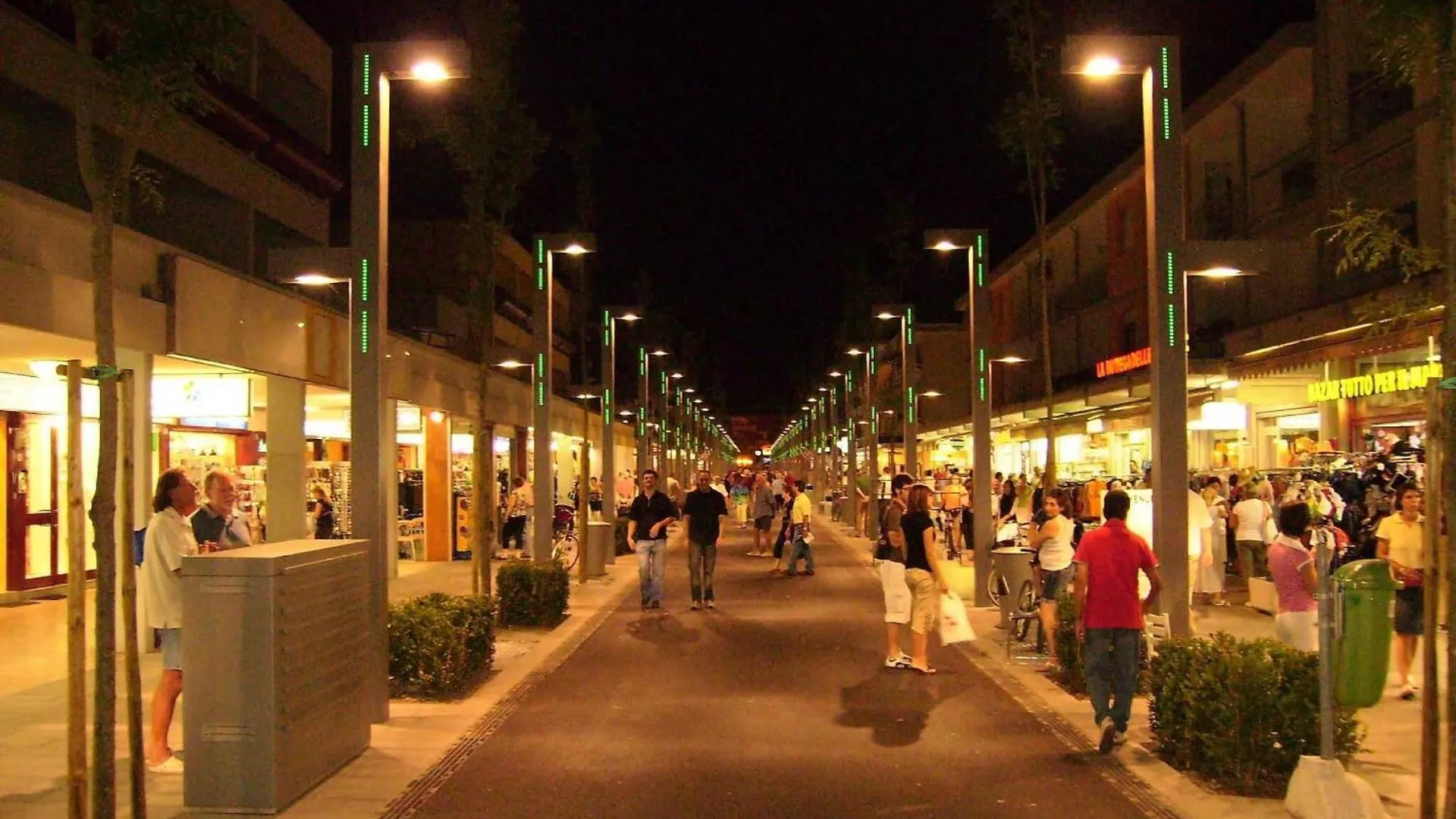 Your Garden Heaven In The Heart Of Lido Dei Pini 比比翁