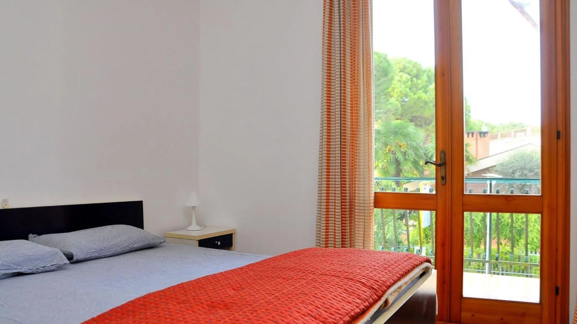 Your Garden Heaven In The Heart Of Lido Dei Pini 比比翁 0*,  意大利